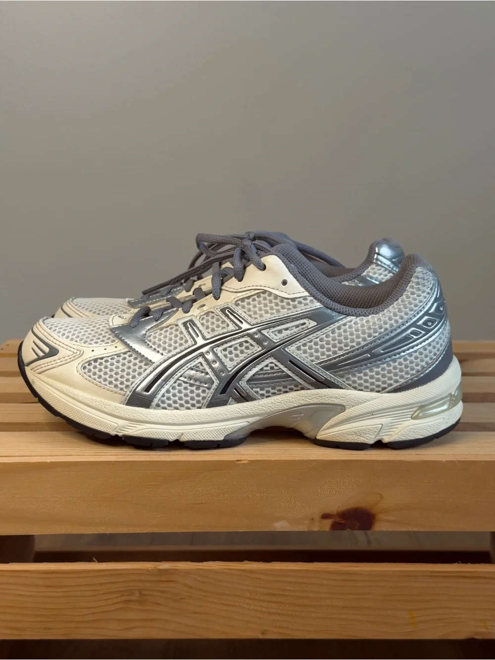 Asics Gel 11-30 White and Gray Mesh Running Shoes